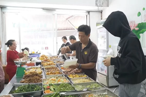Kinh doanh quán cơm chay bình dân