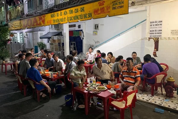 Mở quán ốc vỉa hè