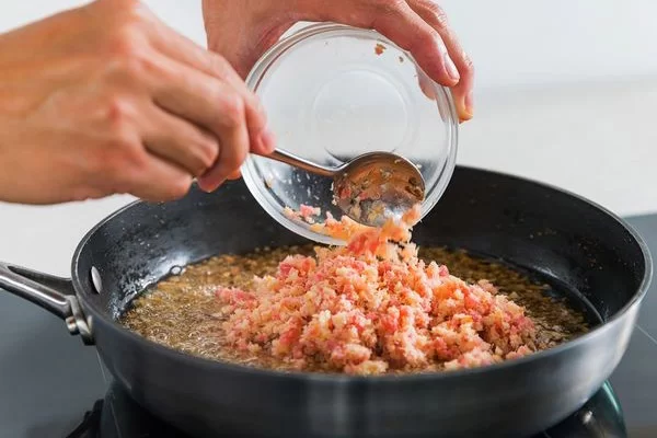 Nêm nếm nhân bánh vừa phải