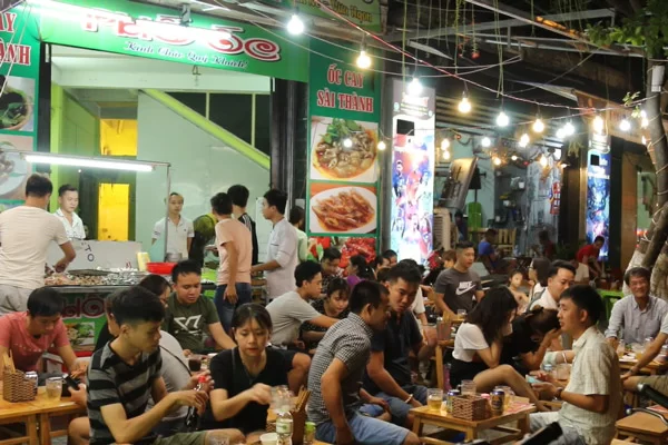 Quán ốc cần được mở ở khu vực dân cư đông đúc