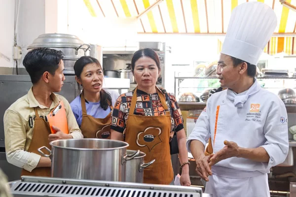 kinh nghiệm mở quán cơm gà