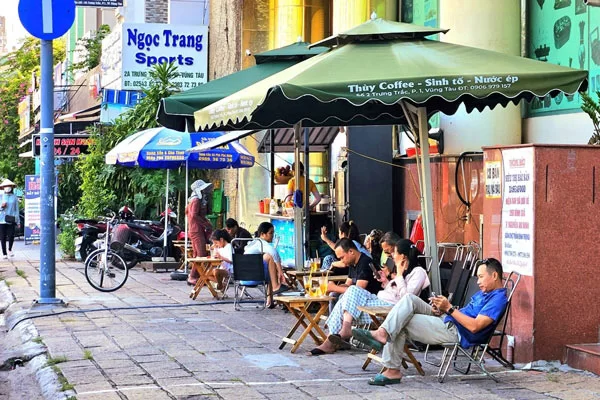 mô hình cà phê vỉa hè
