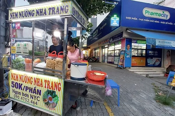 Quảng cáo cho quán và món ăn