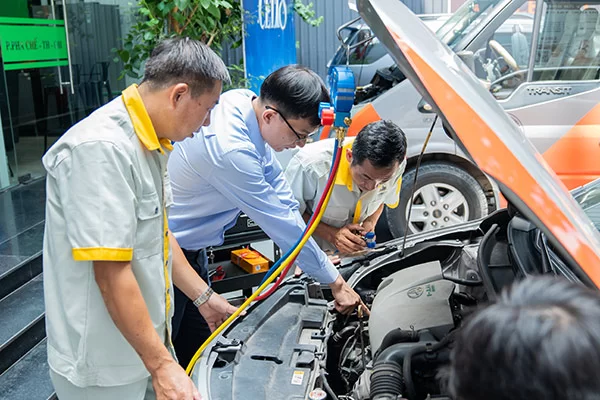 buoi-hoc-chan-doan-sua-chua-o-to buổi Học Chẩn đoán & Sửa chữa ô tô