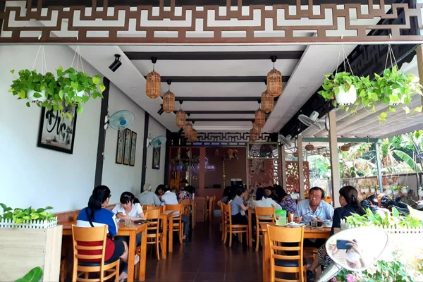 Chọn địa điểm và trang trí quán phù hợp