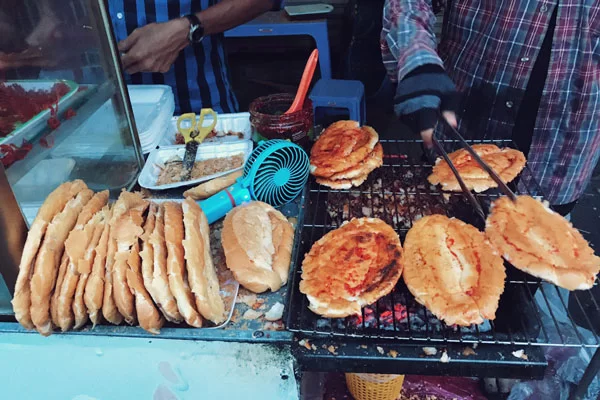 Bí quyết kinh doanh bánh mì nướng muối ớt