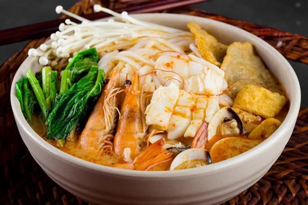 Cách Nấu Bún Thái Hải Sản Chua Cay