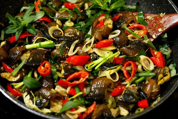 Làm Thế Nào Để Thịt Lươn Không Bị Nát Khi Nấu