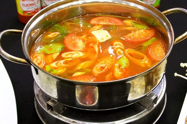 Nấu Và Nêm Nếm Nước Dùng