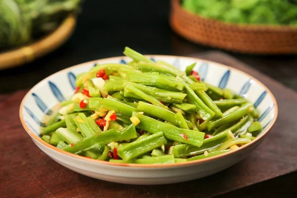 Rau tiến vua có ăn sống được không