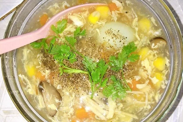 Súp Nấm Tuyết Gà Xé