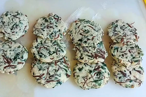 Tạo hình chả theo tùy thích của bạn.