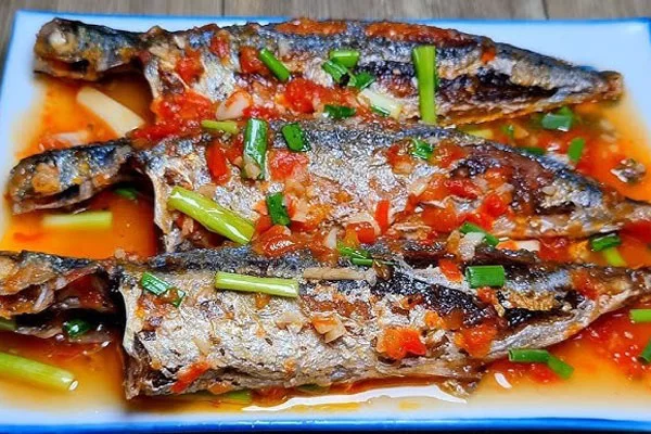 Cá Nục Chiên Xốt Cà Chua