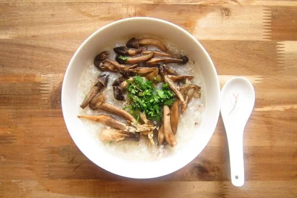 Cháo nấm mối món ăn chế biến từ nấm mối