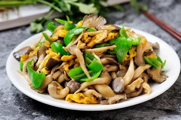 Nấm Mối Đen Xào Rau Củ