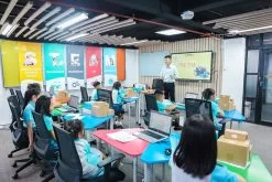 hình ảnh lớp học thực tế của khóa học biên tập video với ai 03