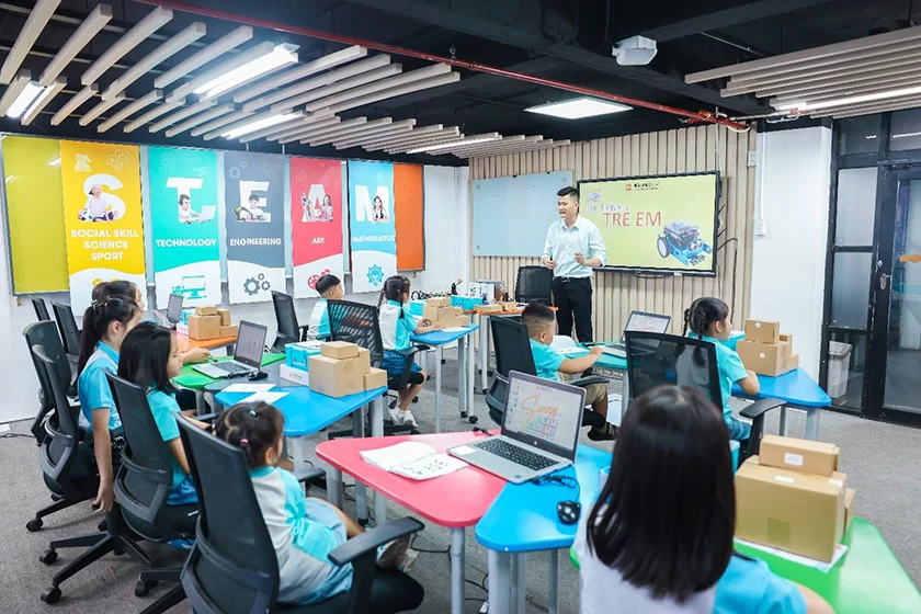 hinh-anh-lop-hoc-thuc-te-cua-khoa-hoc-bien-tap-video-voi-ai-03 hình ảnh lớp học thực tế của khóa học biên tập video với ai 03