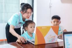 hình ảnh lớp học thực tế của khóa học biên tập video với ai 07