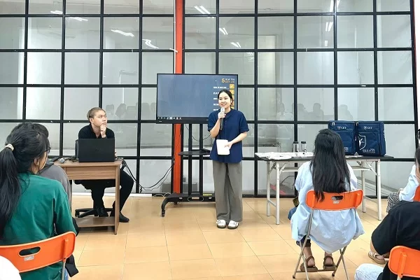 hoc-ky-nang-giao-tiep-cho-phu-nu học kỹ năng giao tiếp cho phụ nữ