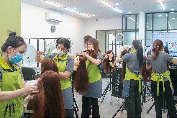 hoc-ky-thuat-cat-toc-tai-nha học kỹ thuật cắt tóc tại nhà