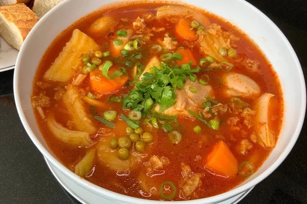 Lagu gà nấu bằng nồi áp suất