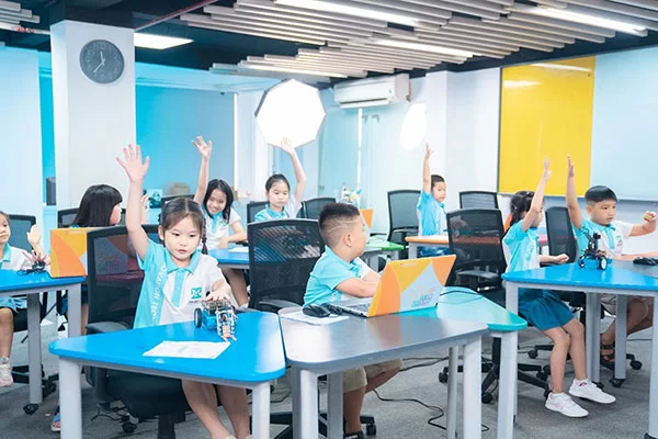 lop-hoc-bien-tap-video-voi-ai-thumb lớp học biên tập video với ai thumb