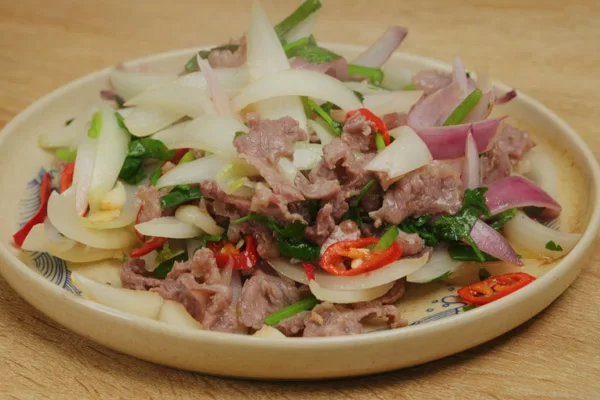 Cách Làm Bò Xào Hành Tây Thơm Ngon