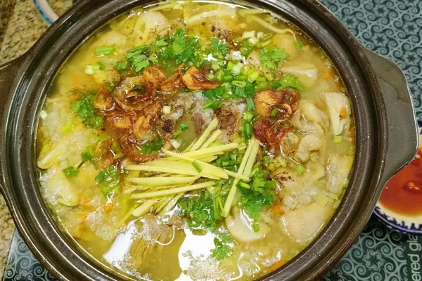 Cháo sườn bò đậu xanh nên ăn khi còn nóng