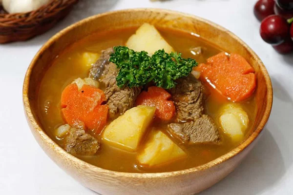 Gầu Bò Nấu Xốt Vang