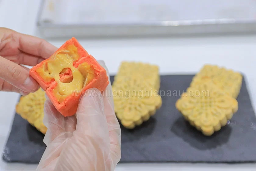 hinh-anh-lop-hoc-thuc-te-chuyen-de-10-loai-xot-ung-dung-cho-mon-banh-hot-trend-09 hình ảnh lớp học thực tế chuyên đề 10 loại xốt ứng dụng cho món bánh hot trend 10