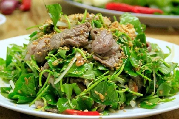 Nộm bò rau má không chỉ có hương vị thơm ngon