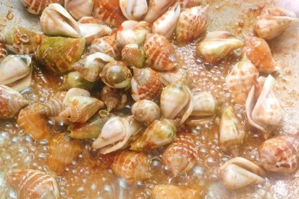 Ốc Nhảy Rang Muối