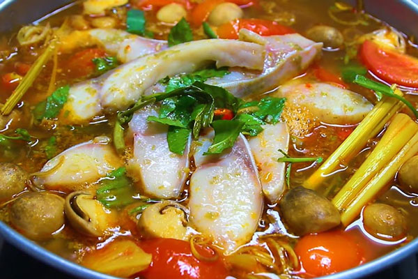 Lẩu Cá Bớp Nấu Chua