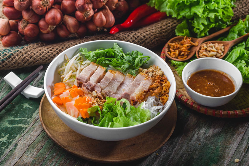 hinh-anh-chuyen-de-banh-trang-cuon-thit-heo-bun-mam-da-nang-10 hình ảnh lớp học Chuyên Đề Bánh Tráng Cuốn Thịt Heo - Bún Mắm Đà Nẵng 10
