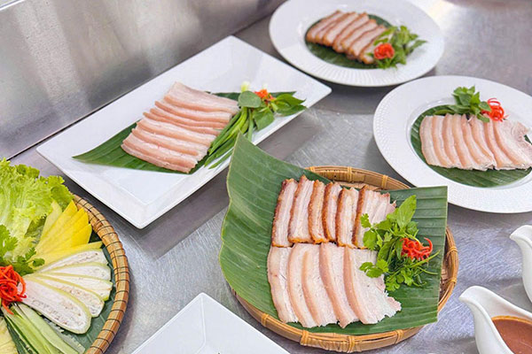 hinh-anh-chuyen-de-banh-trang-cuon-thit-heo-bun-mam-da-nang-thumb lớp học Chuyên Đề Bánh Tráng Cuốn Thịt Heo - Bún Mắm Đà Nẵng thumb