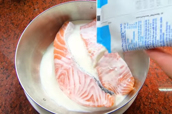 Khử tanh cá hồi đúng cách